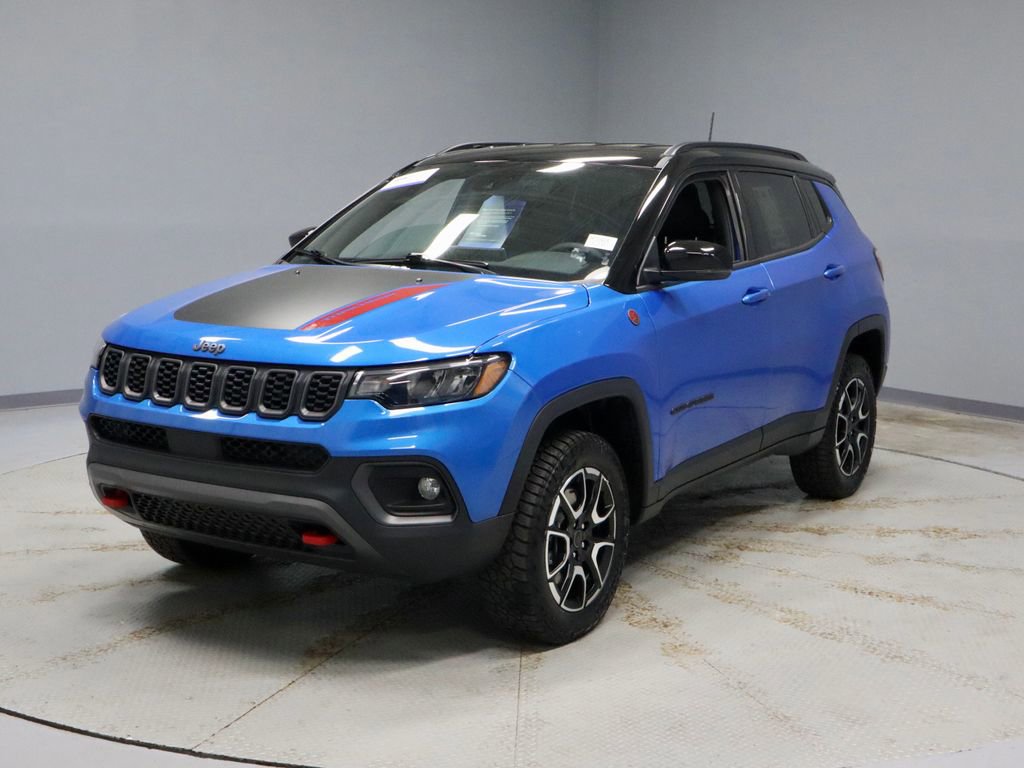 Used 2025 Jeep Compass Trailhawk AWD/4WD image 6