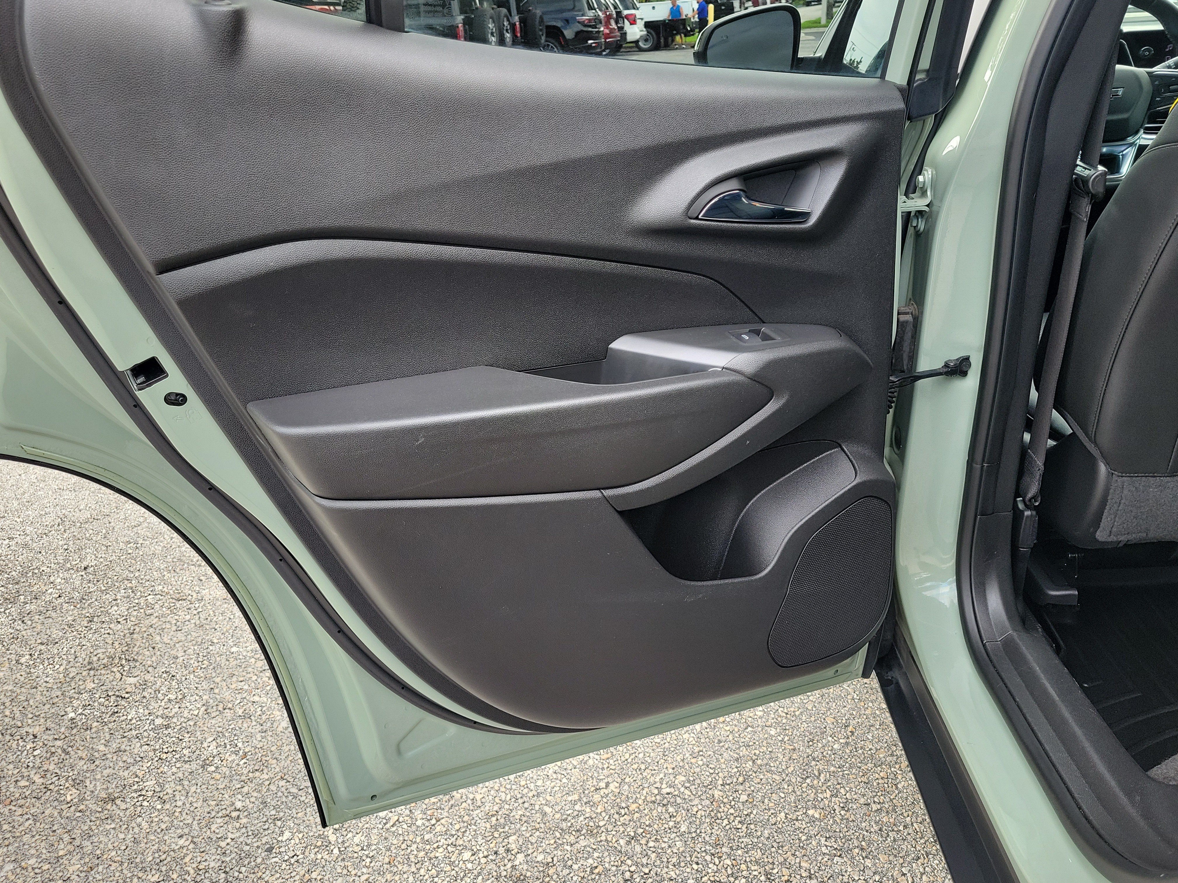 Used 2024 Chevrolet Trax ACTIV w/ Sunroof Package FWD image 11