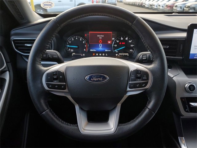 Certified 2022 Ford Explorer XLT w/ Equipment Group 202A image 33