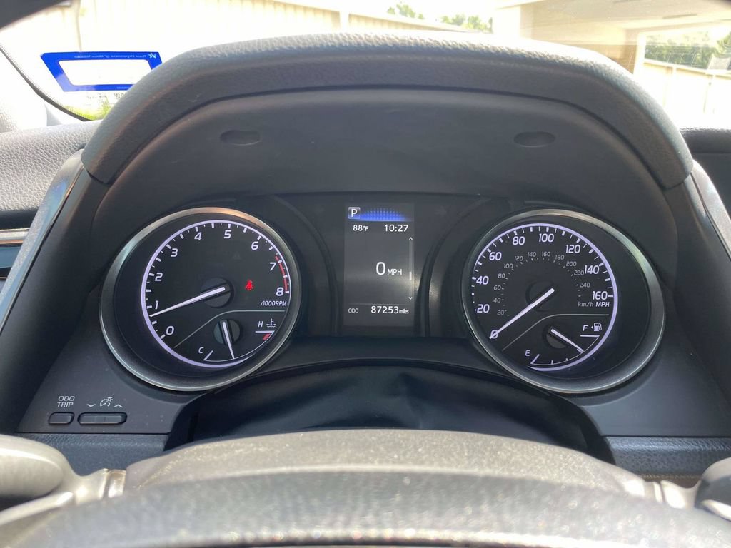 Used 2022 Toyota Camry SE FWD image 29