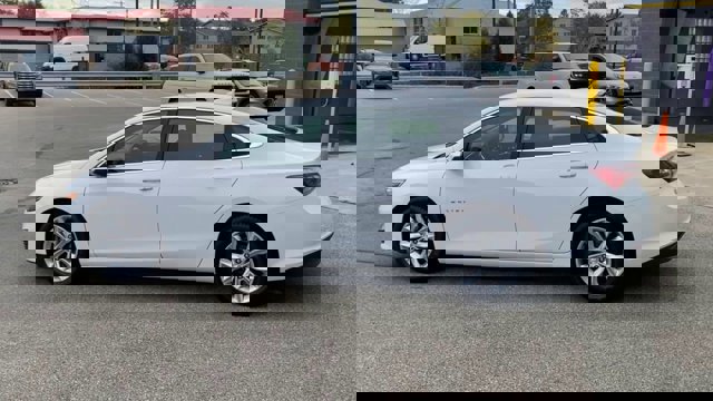 Used 2020 Chevrolet Malibu LT image 7