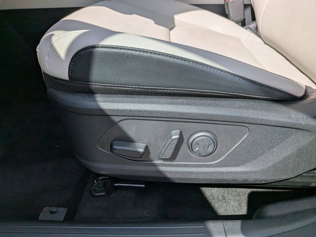 Used 2025 Kia Sportage EX w/ Premium Package FWD image 16