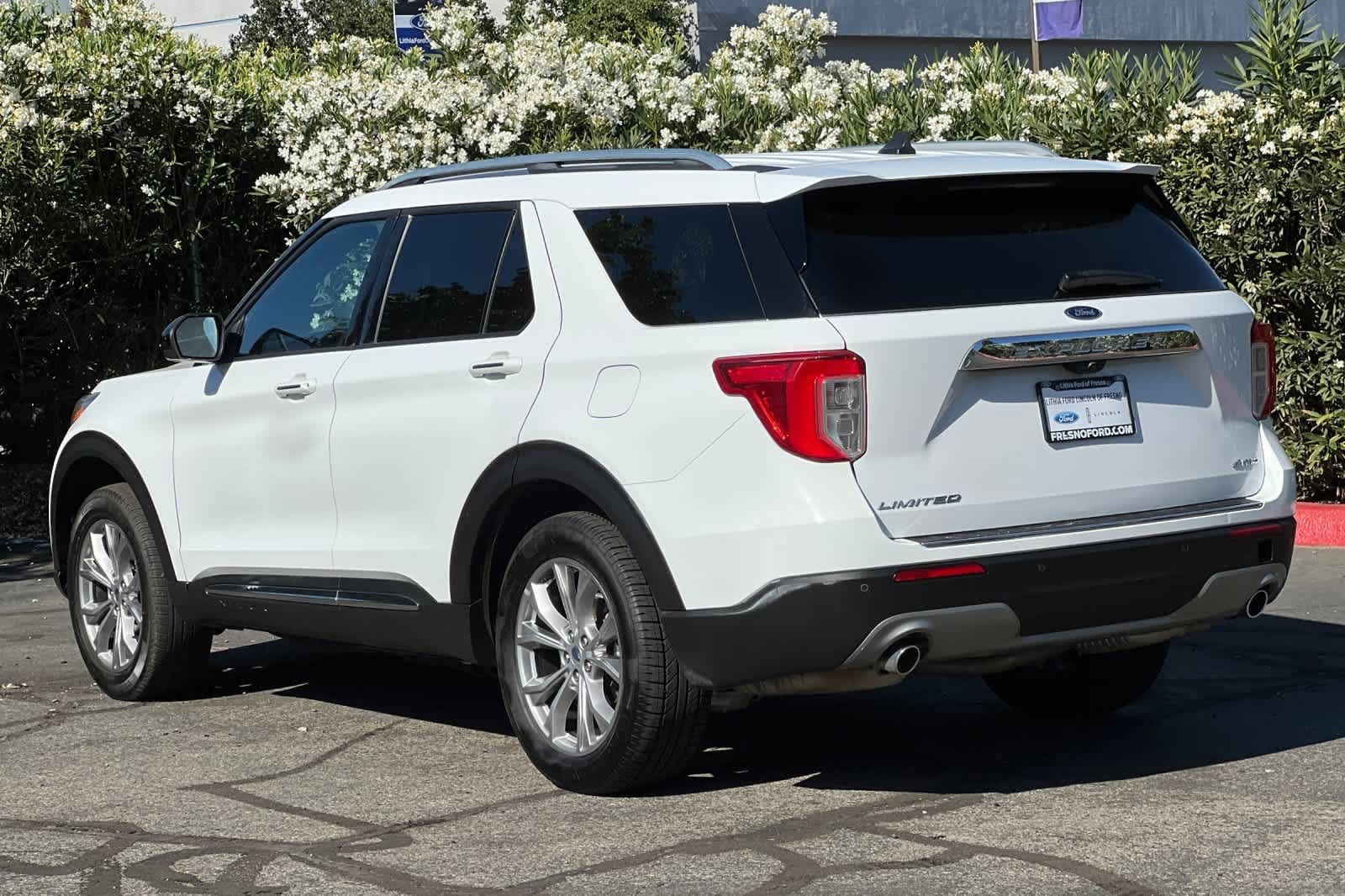Certified 2023 Ford Explorer Limited AWD/4WD image 7