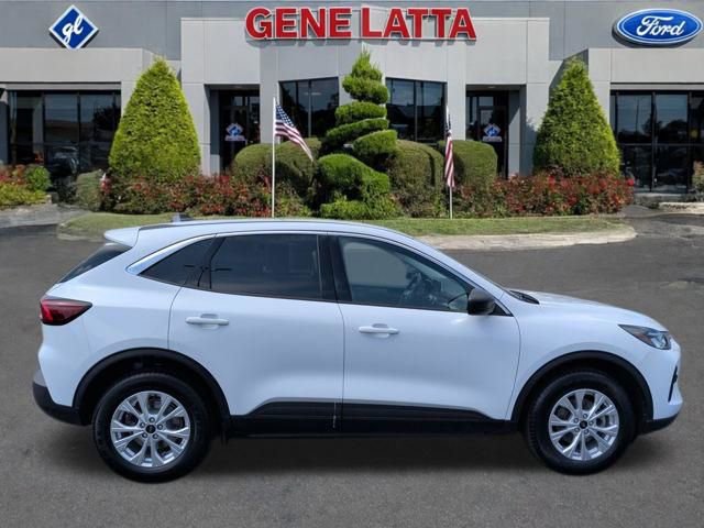 Certified 2023 Ford Escape Active AWD/4WD image 9