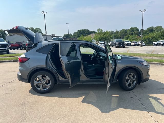 Certified 2025 Ford Escape ST-Line FWD image 28