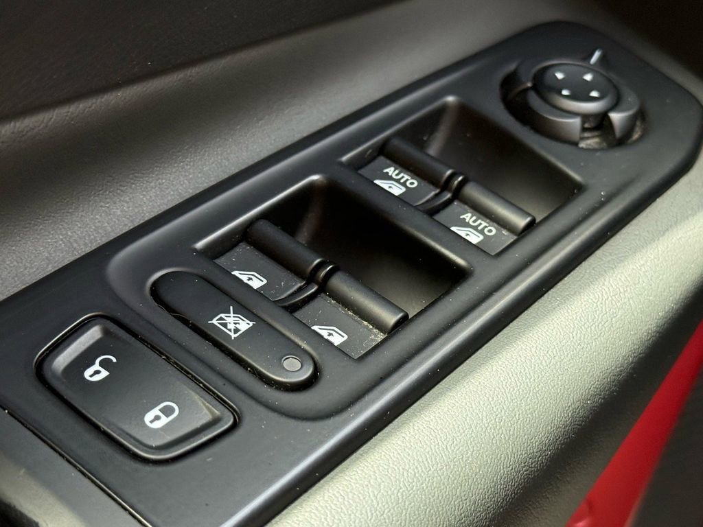 Used 2021 Jeep Renegade Trailhawk w/ Sun & Sound Group image 17