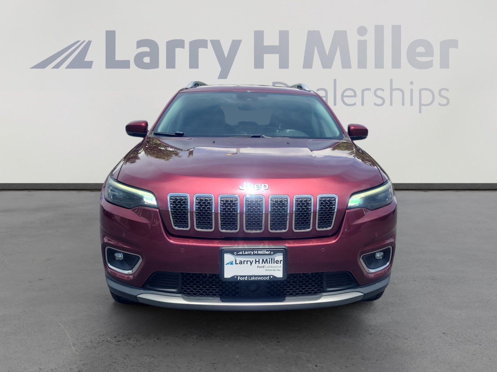 Used 2019 Jeep Cherokee Limited w/ Technology Group AWD/4WD image 8