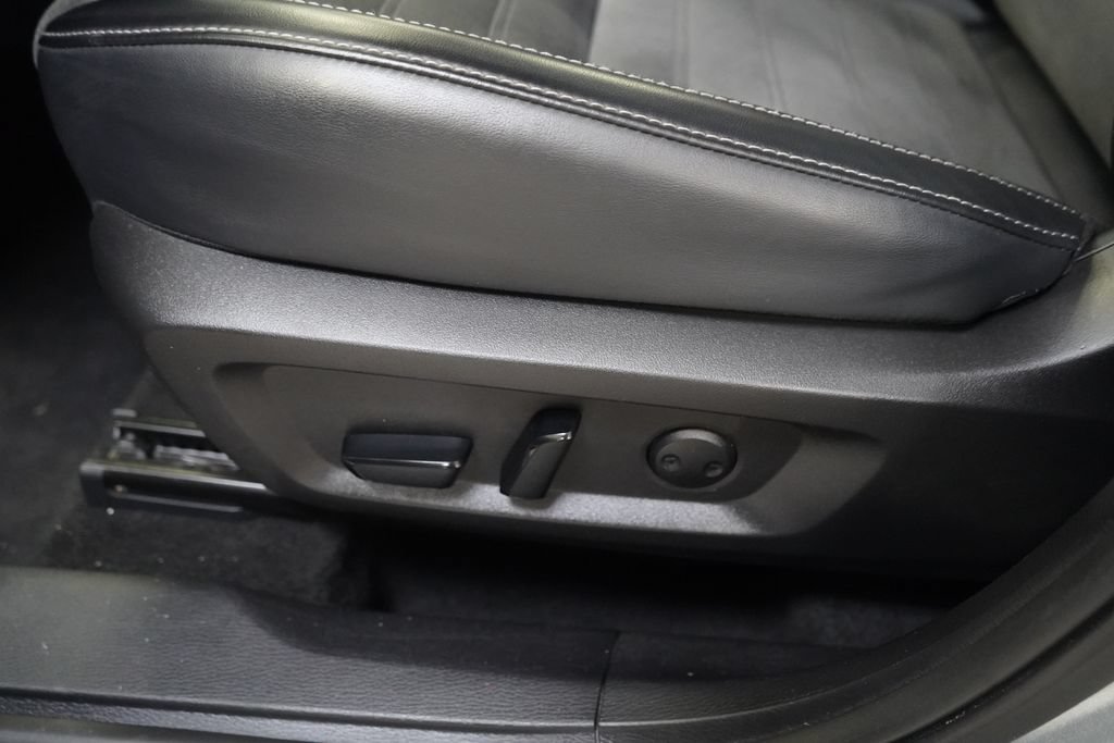 Used 2024 Mitsubishi Outlander SE AWD/4WD image 17