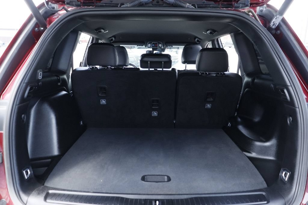 Used 2023 Jeep Grand Cherokee Laredo RWD image 25