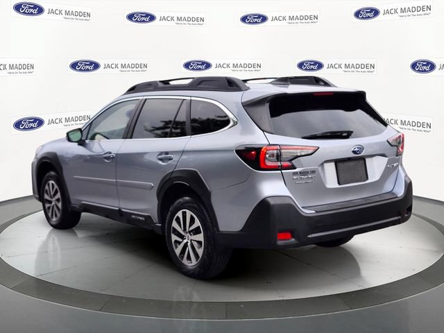 Used 2024 Subaru Outback Premium AWD/4WD image 3