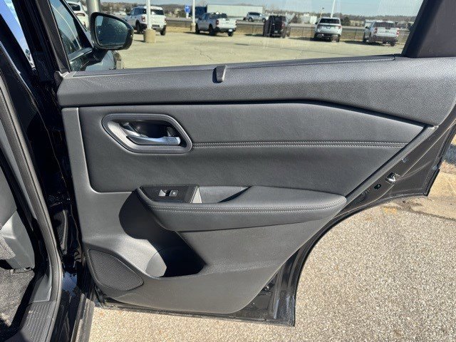 Used 2024 Nissan Rogue SL w/ SL Premium Package image 32