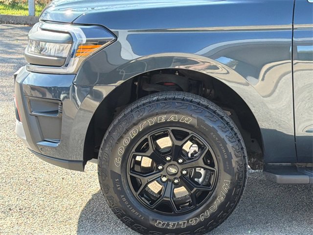 Certified 2024 Ford Expedition Timberline image 5