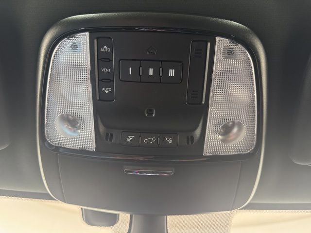 Used 2023 Dodge Durango R/T AWD/4WD image 15