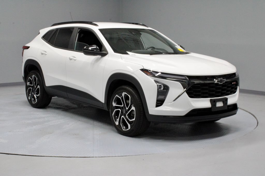 Used 2024 Chevrolet Trax RS FWD video 1