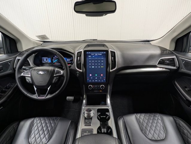 Certified 2024 Ford Edge Titanium AWD/4WD image 3