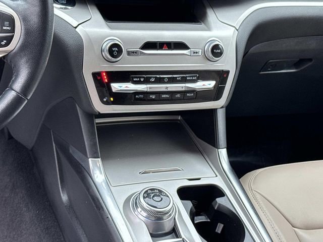 Certified 2022 Ford Explorer XLT w/ Equipment Group 202A image 21