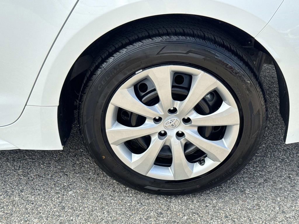 Used 2023 Toyota Corolla LE image 10