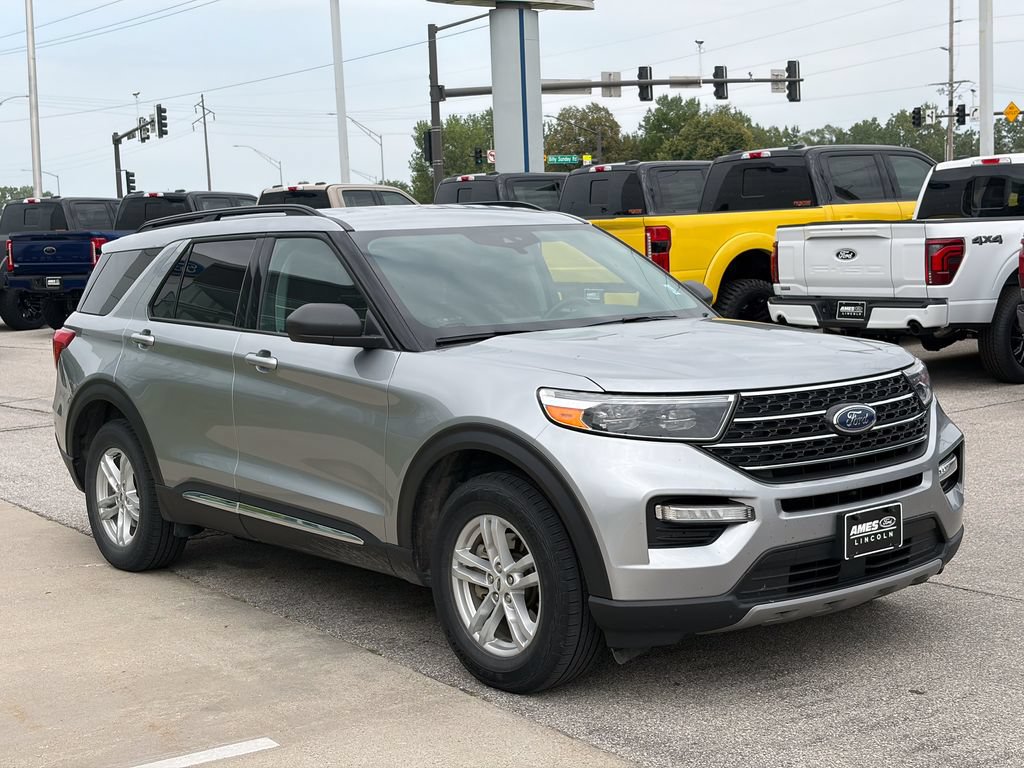 Certified 2023 Ford Explorer XLT w/ Equipment Group 202A AWD/4WD image 7