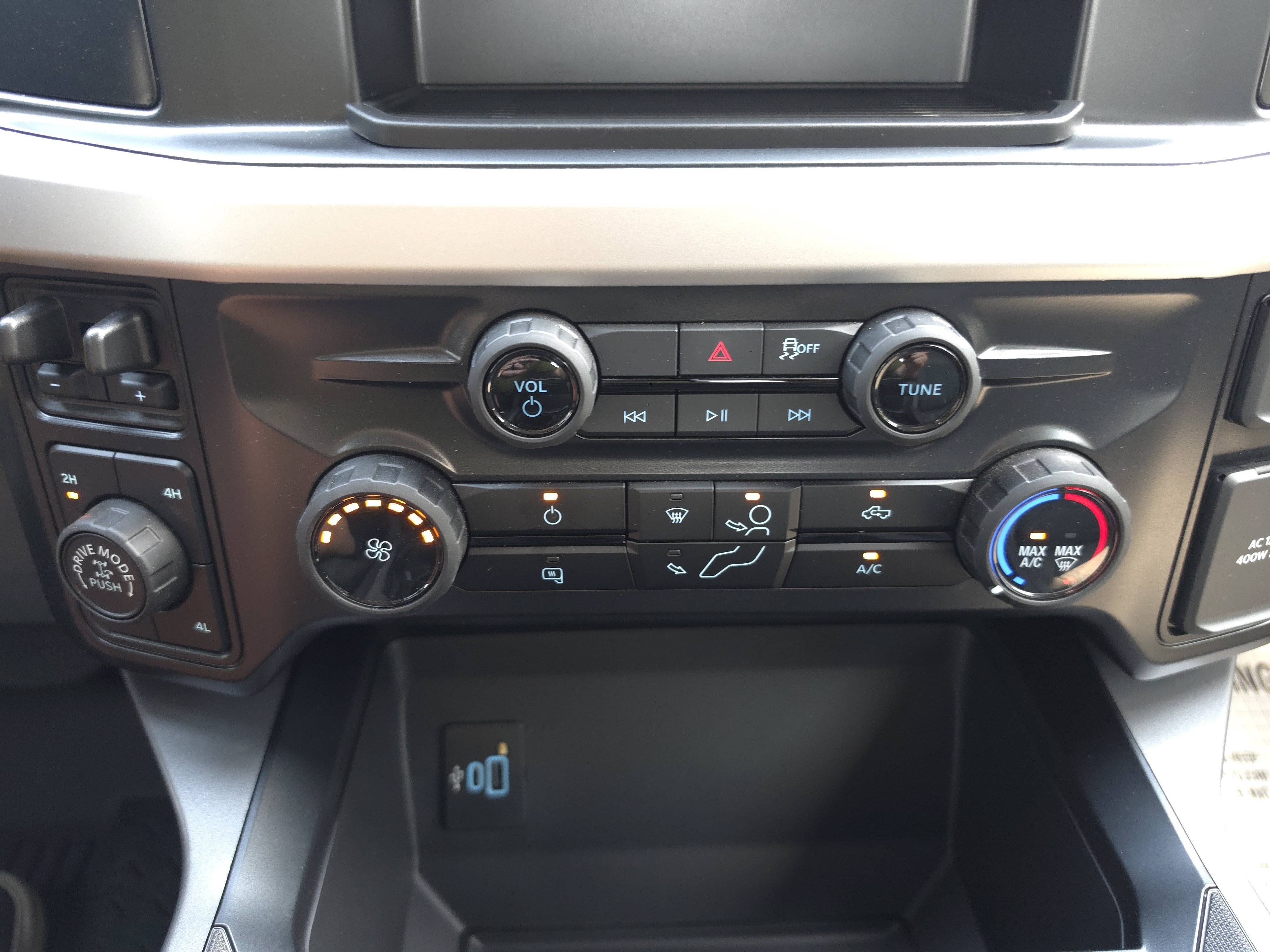 Certified 2026 Ford F250 XLT w/ Tremor Off-Road Package AWD/4WD image 20