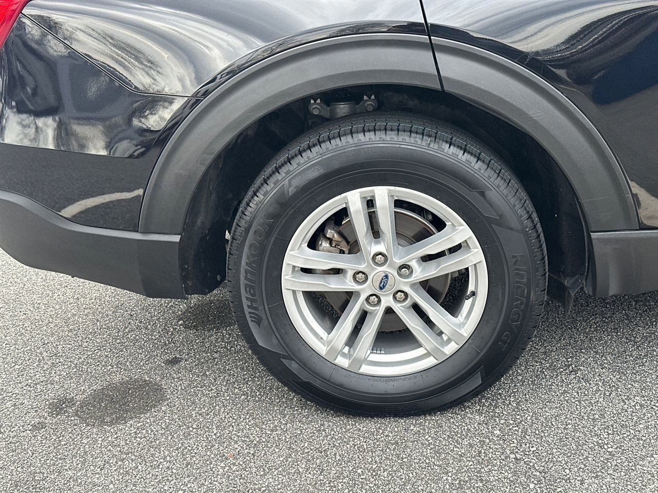 Certified 2022 Ford Explorer XLT w/ Equipment Group 202A image 19