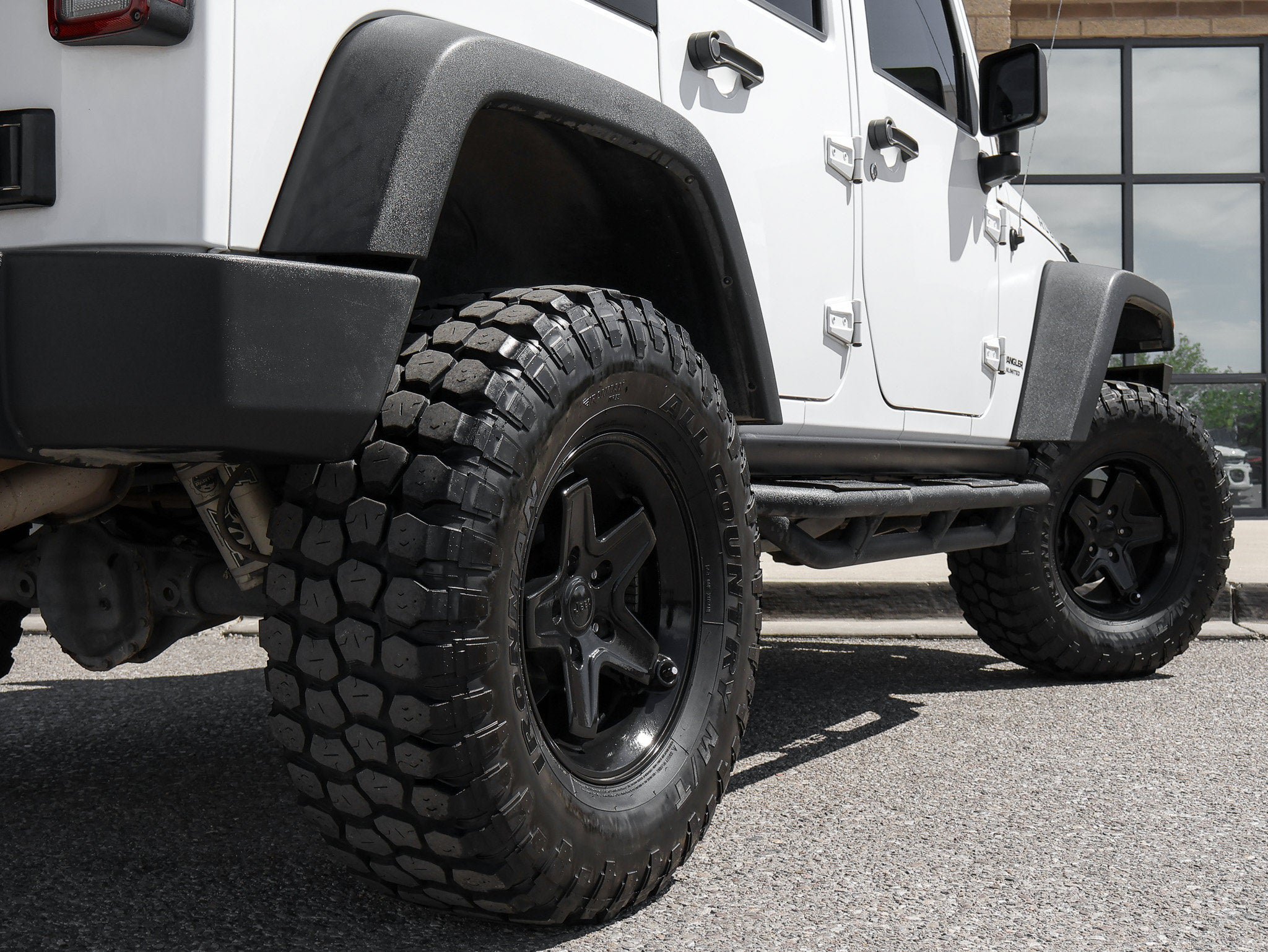 Used 2017 Jeep Wrangler Unlimited Rubicon w/ Connectivity Group AWD/4WD image 11