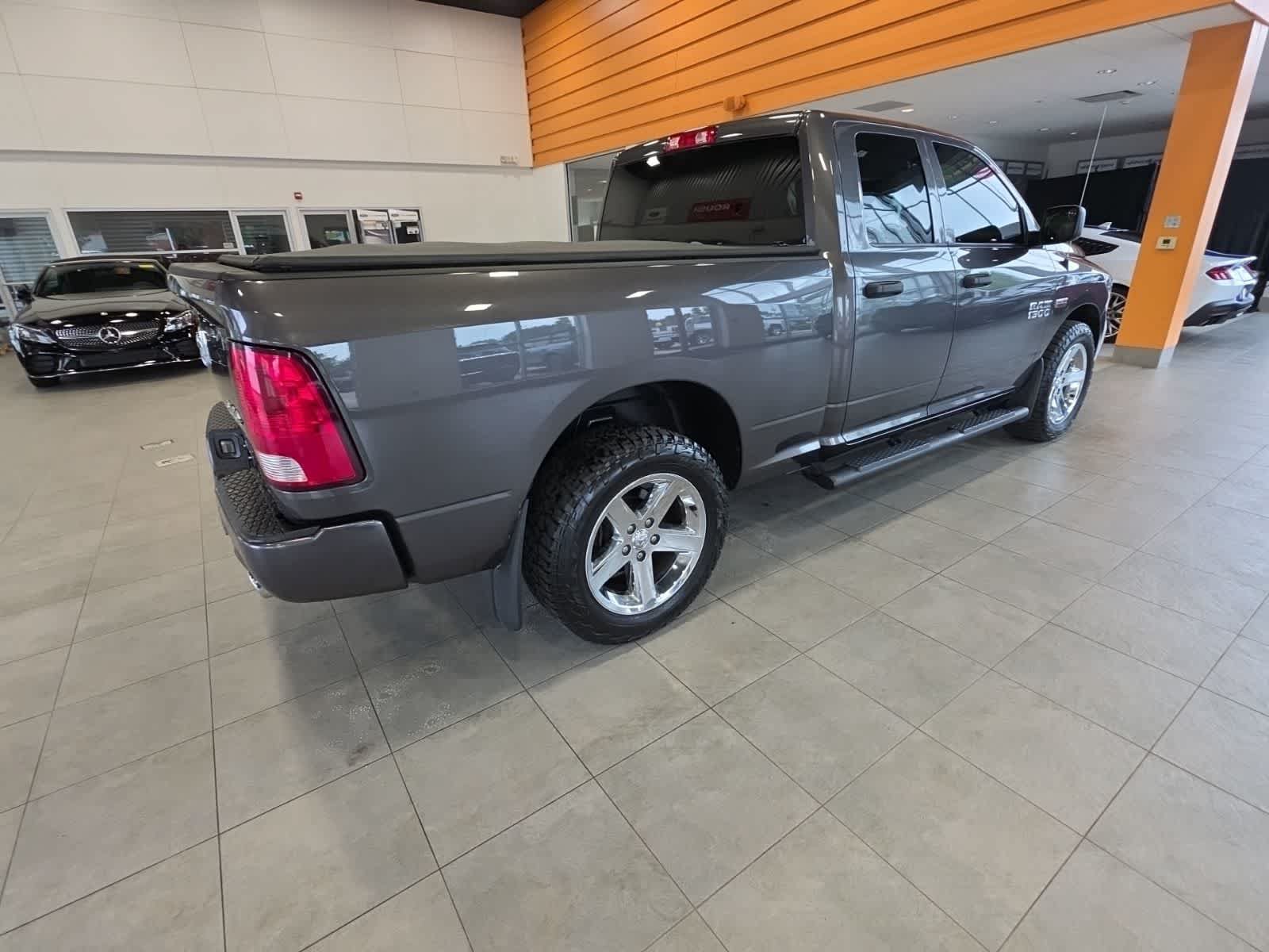 Used 2017 RAM 1500 Express AWD/4WD image 7