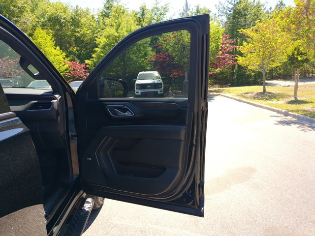 Used 2023 Chevrolet Tahoe Z71 w/ Luxury Package image 37