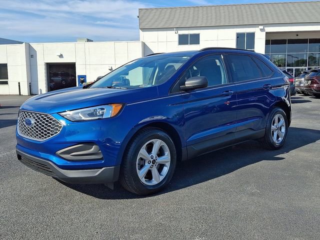 Certified 2023 Ford Edge SE image 2