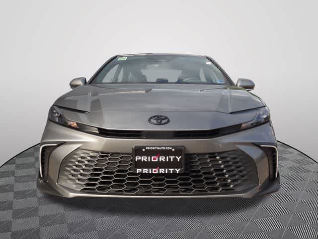 Used 2025 Toyota Camry SE w/ Convenience Package FWD image 5