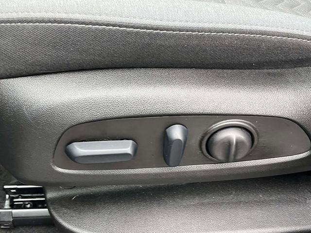 Used 2023 Chevrolet Equinox LS w/ LS Convenience Package image 16