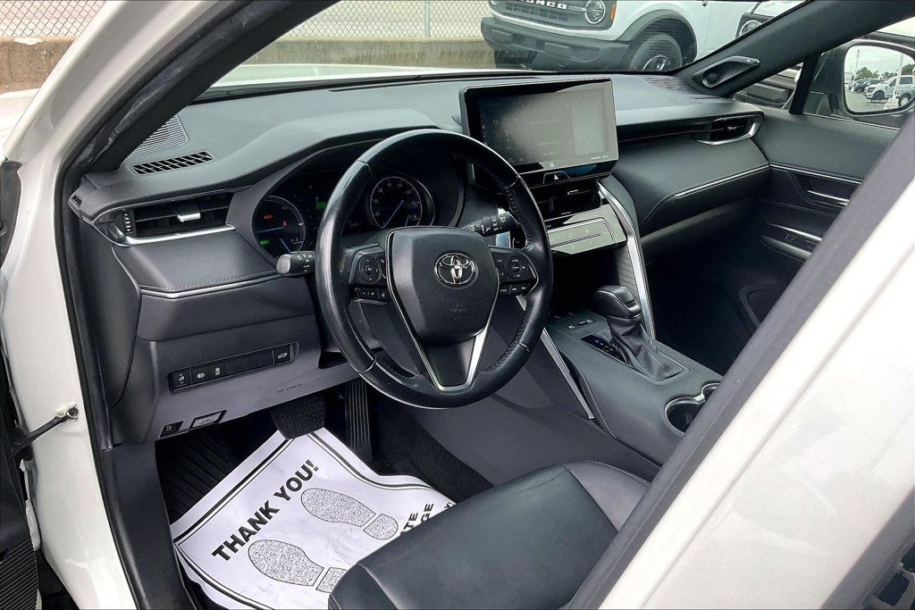 Used 2022 Toyota Venza XLE AWD/4WD image 13