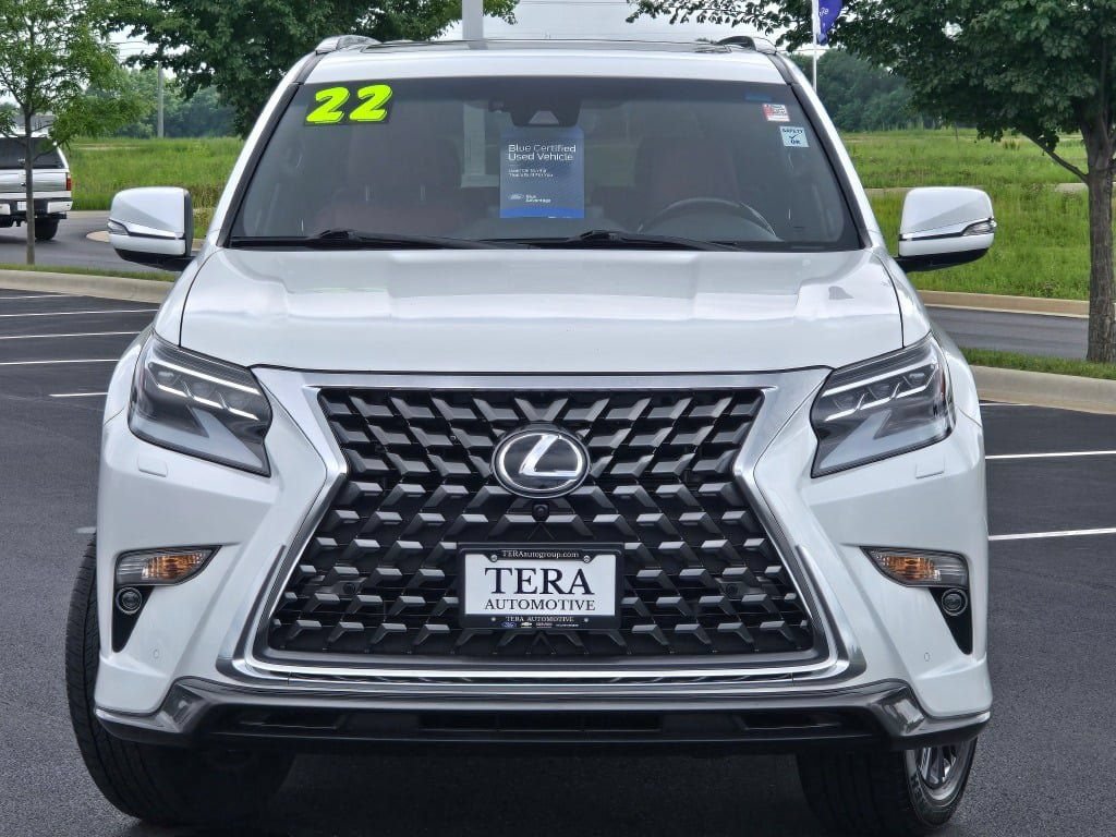 Used 2022 Lexus GX 460 Luxury w/ Sport Design Package AWD/4WD image 3