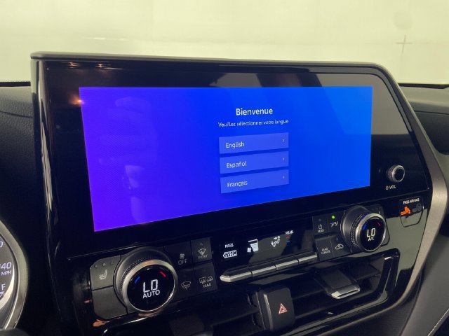 Used 2024 Toyota Highlander XLE AWD/4WD image 7