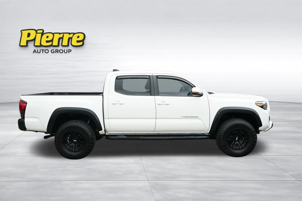Used 2021 Toyota Tacoma TRD Off-Road AWD/4WD image 3