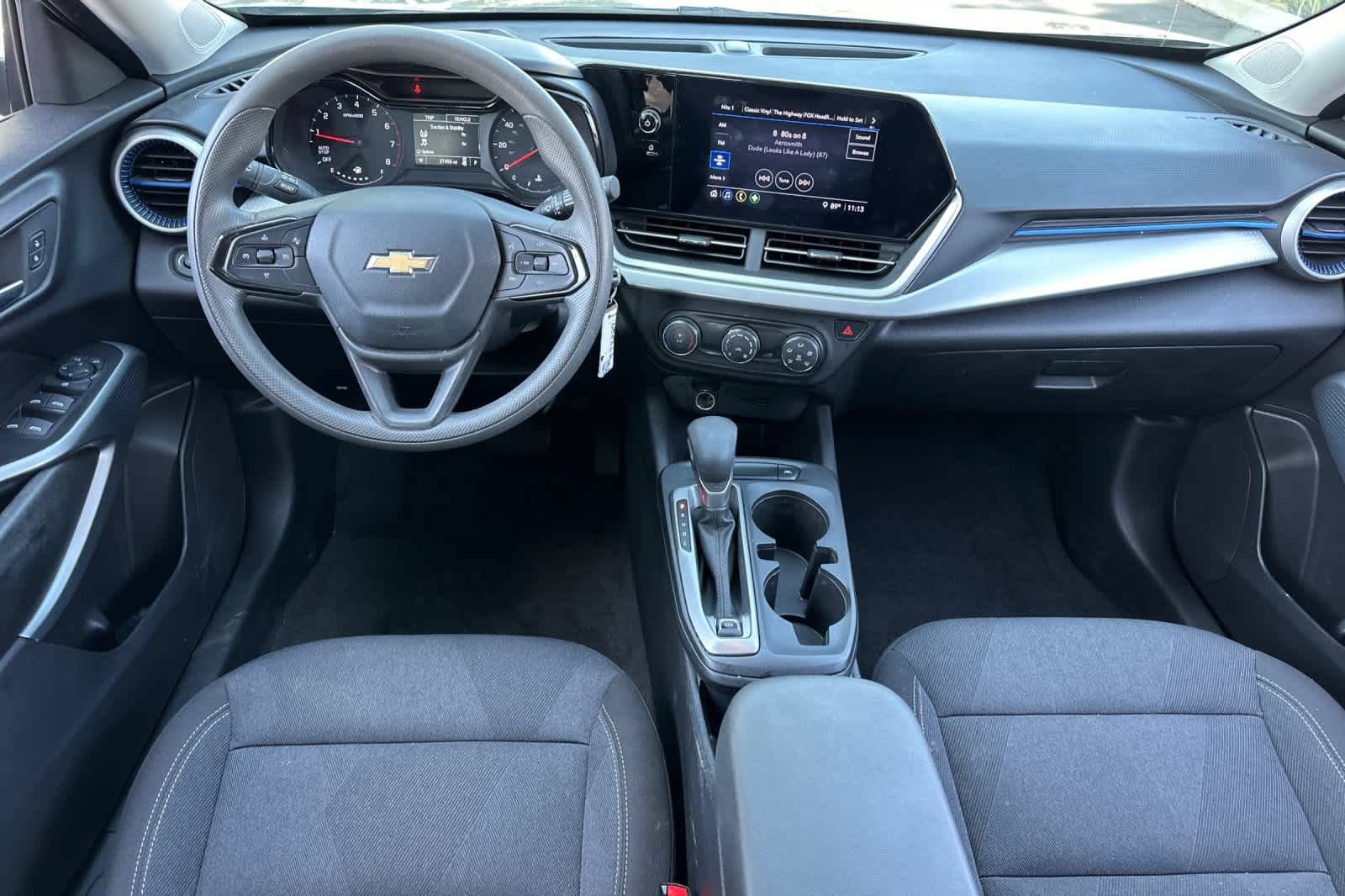Used 2025 Chevrolet Trax LS w/ Driver Confidence Package FWD image 3