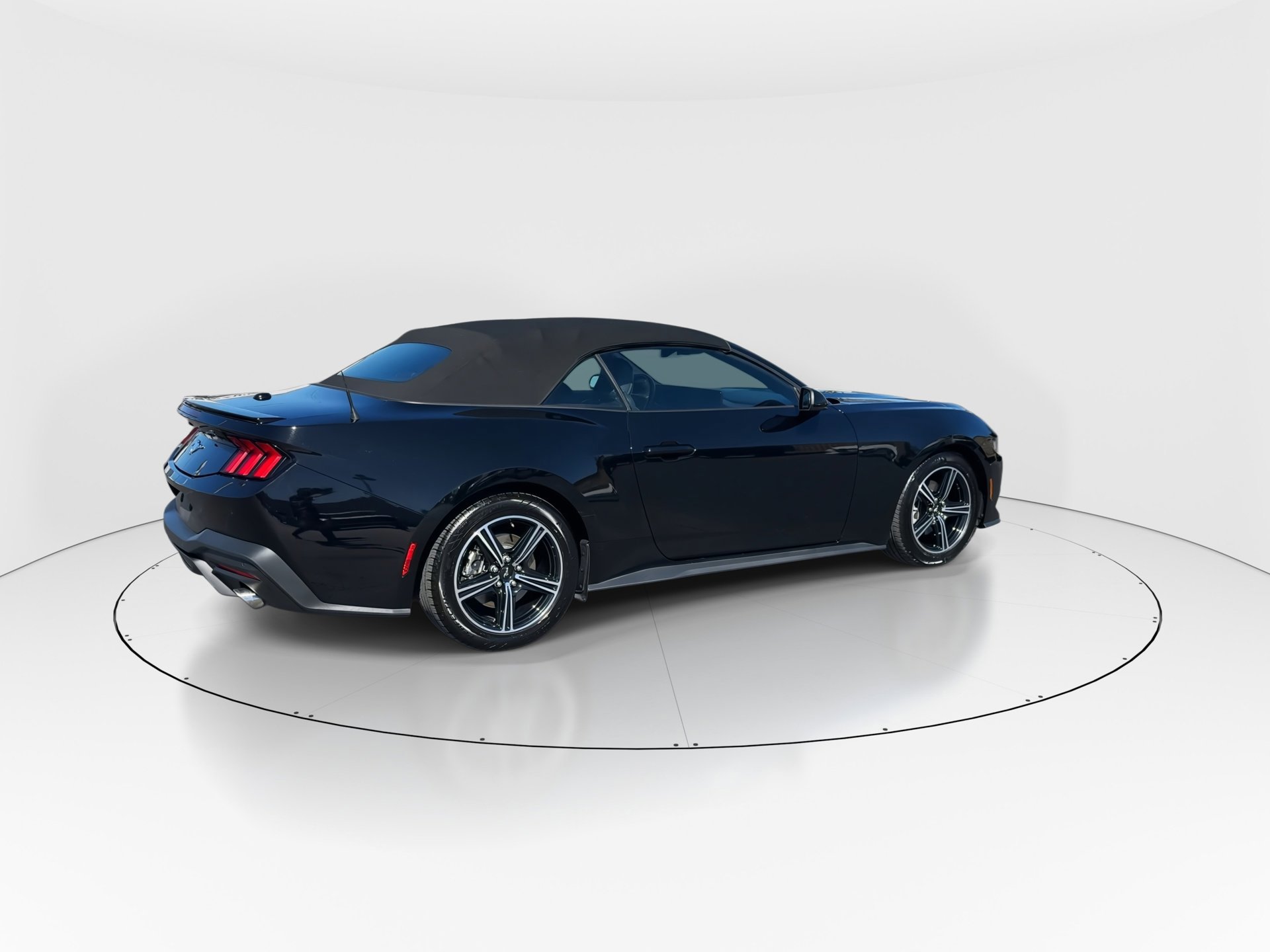 Certified 2025 Ford Mustang Premium image 5