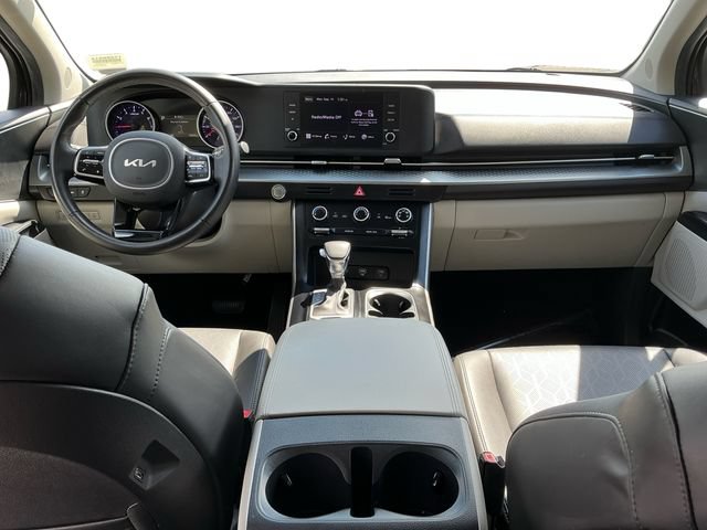 Used 2024 Kia Carnival LX FWD image 12