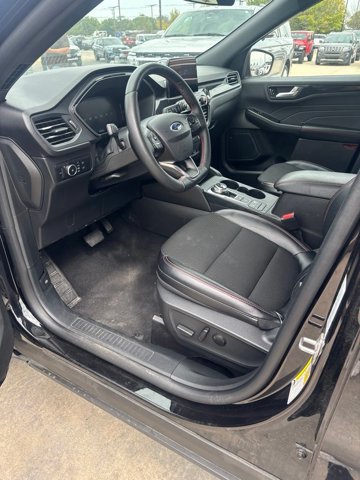 Certified 2025 Ford Escape ST-Line Select AWD/4WD image 6