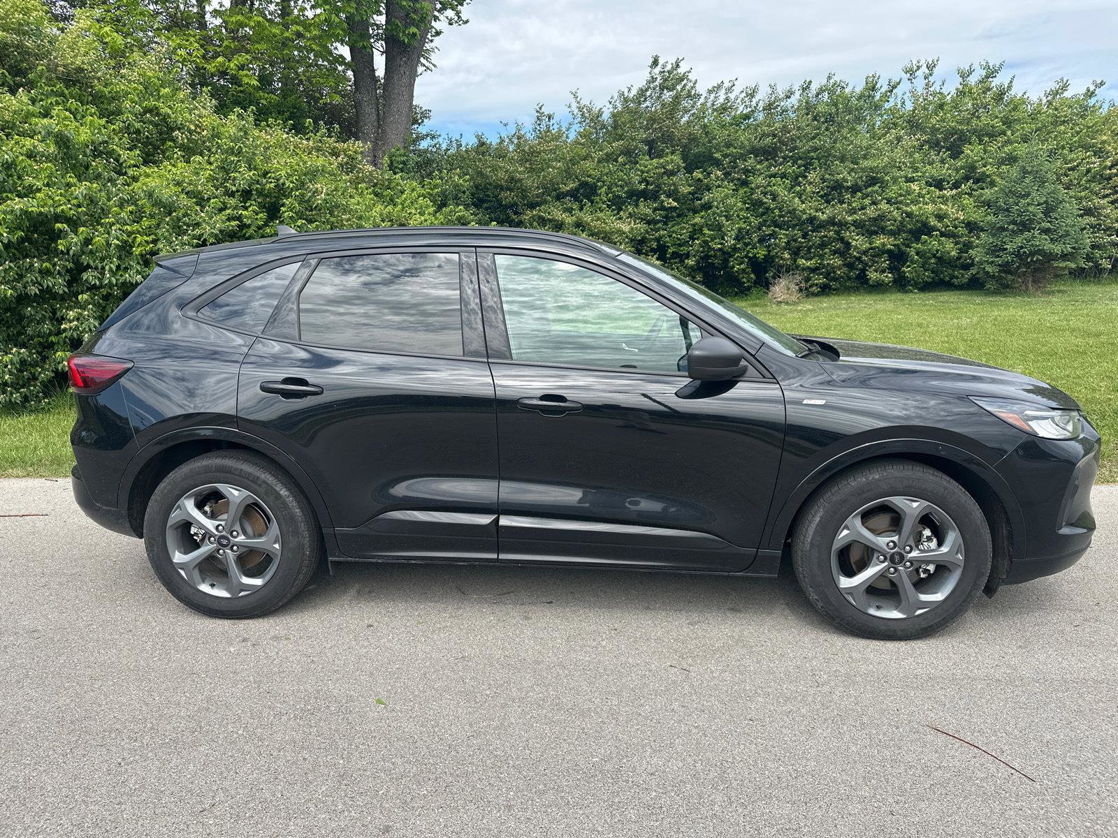 Certified 2023 Ford Escape ST-Line w/ Tech Pack #1 FWD image 3