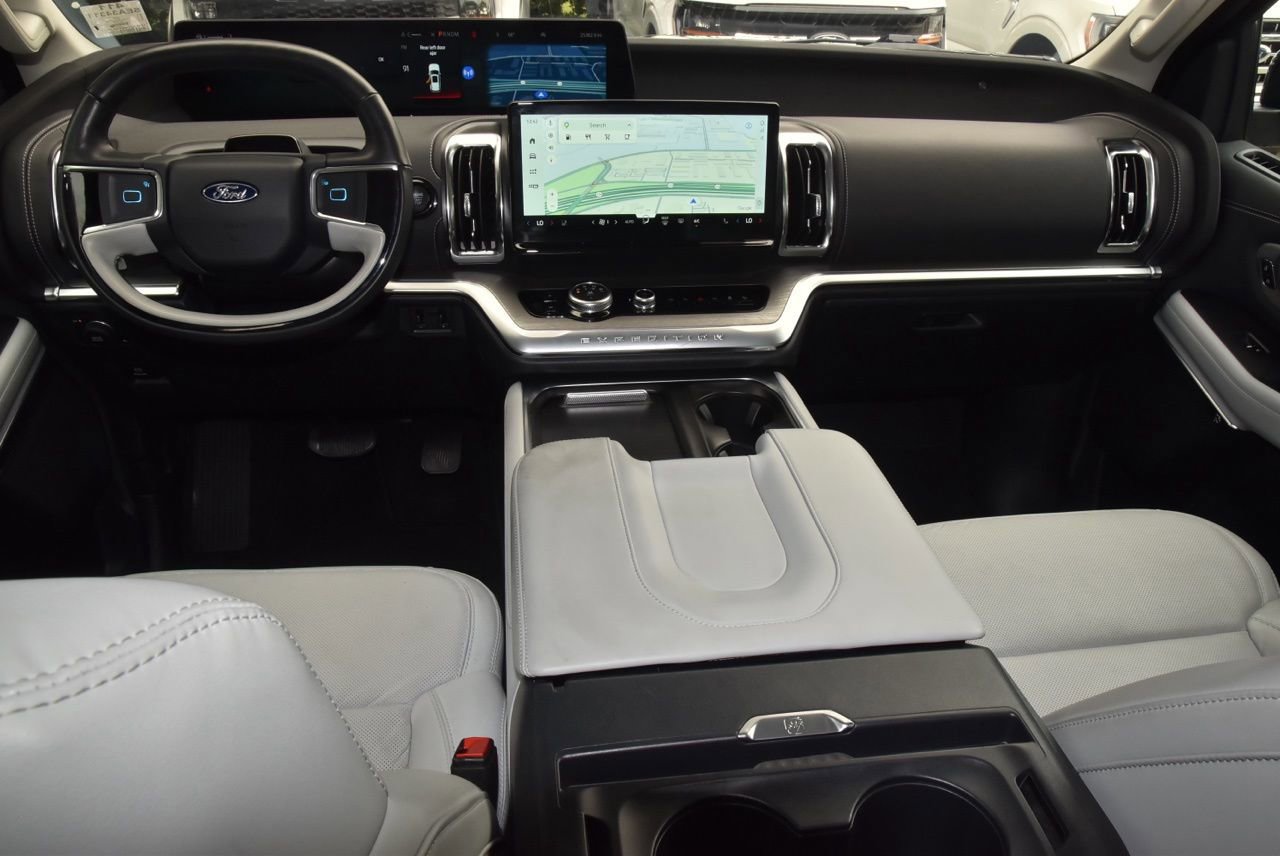 Certified 2025 Ford Expedition Platinum AWD/4WD image 18