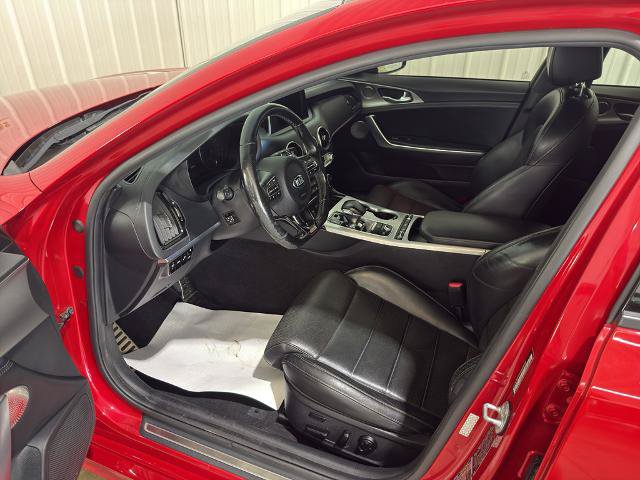 Used 2018 Kia Stinger GT2 AWD/4WD image 2
