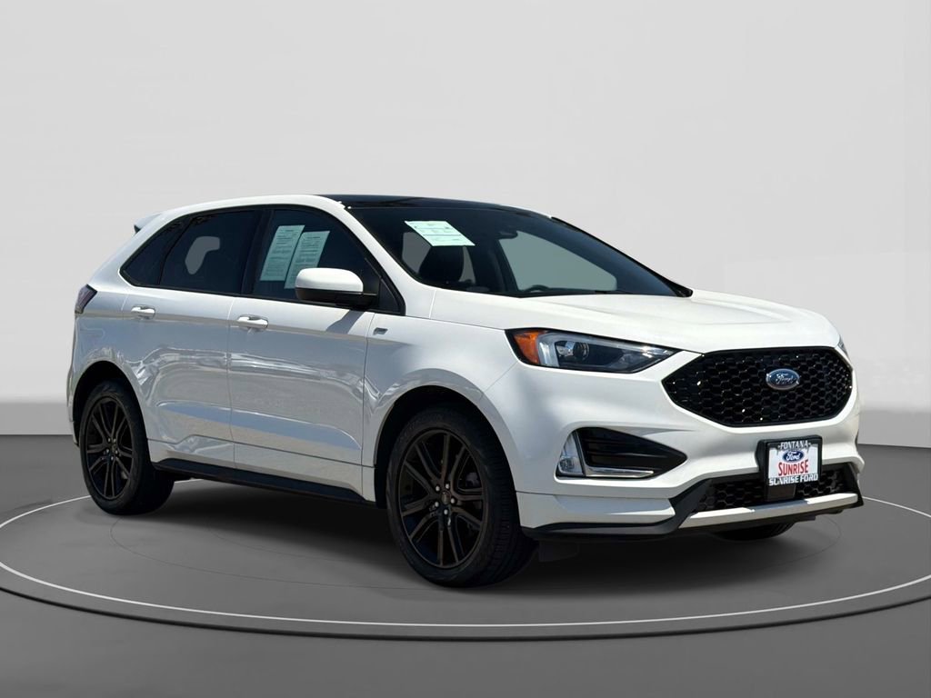 Certified 2022 Ford Edge ST-Line w/ Class II Trailer Tow Package AWD/4WD image 4