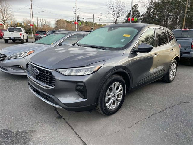 Certified 2023 Ford Escape Active w/ Tech Pack #2 image 3