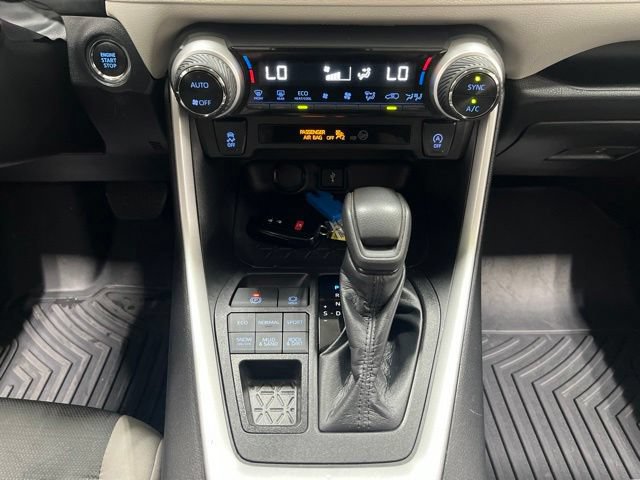 Used 2022 Toyota RAV4 XLE AWD/4WD image 46