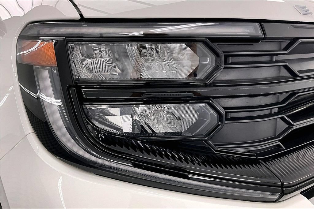 Certified 2025 Ford Expedition Active AWD/4WD image 30