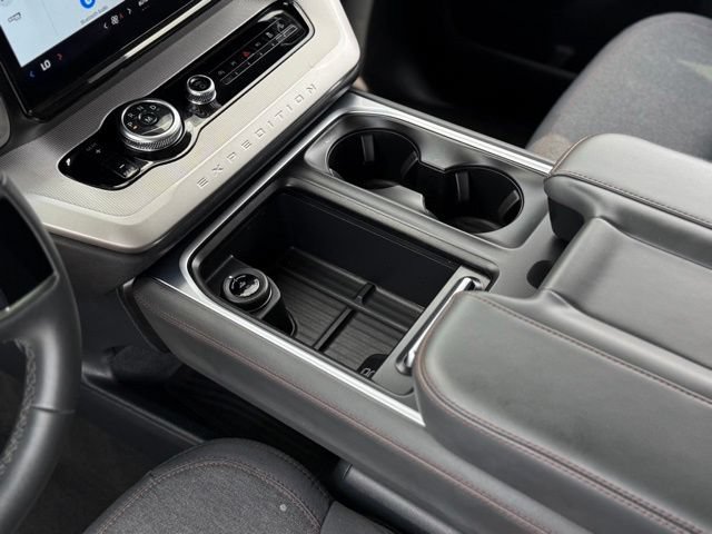 Certified 2025 Ford Expedition Active AWD/4WD image 28
