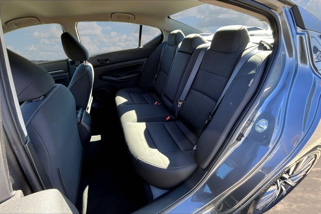 Used 2025 Nissan Altima 2.5 SV FWD image 24