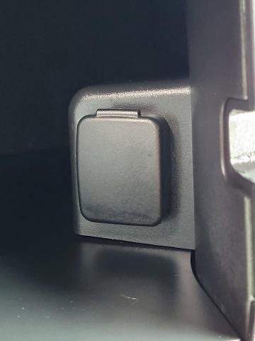 Certified 2023 Ford Explorer XLT w/ Equipment Group 202A image 18