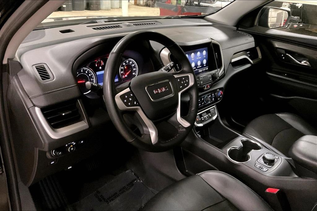 Used 2024 GMC Terrain SLT image 13
