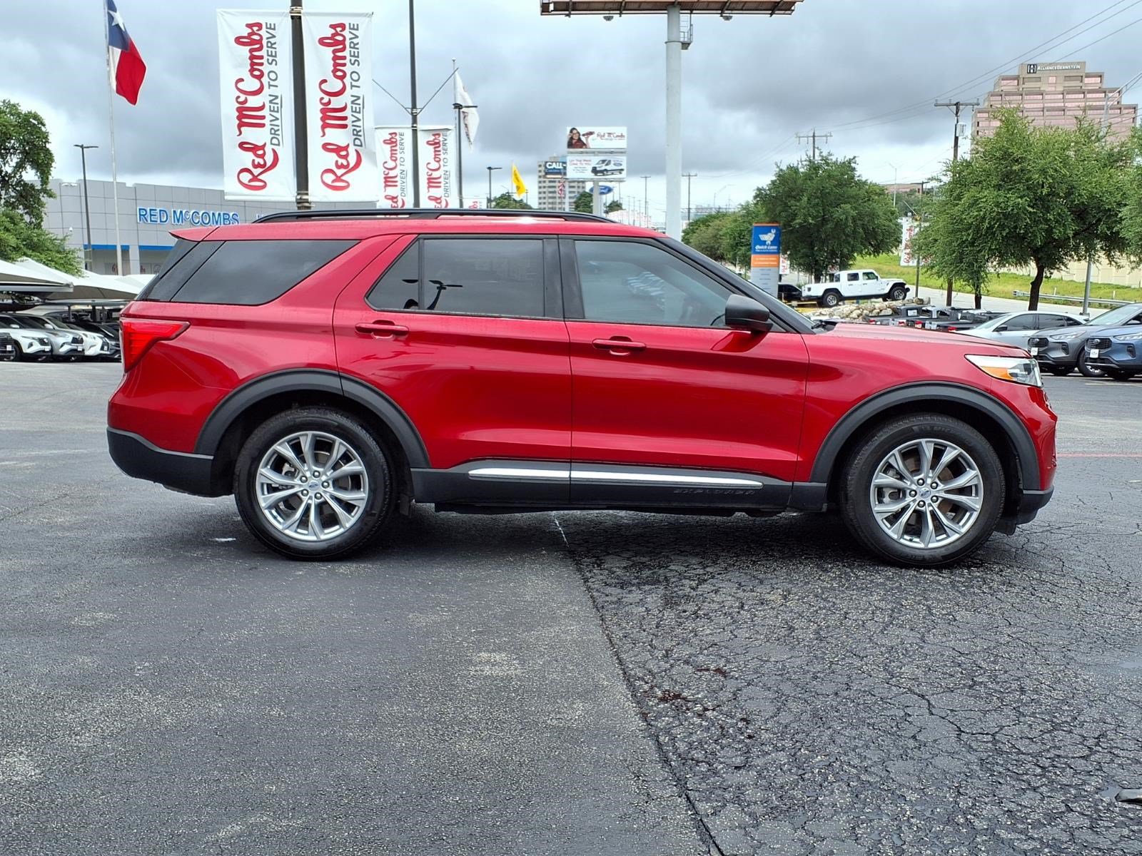 Certified 2023 Ford Explorer XLT w/ Equipment Group 202A RWD image 5